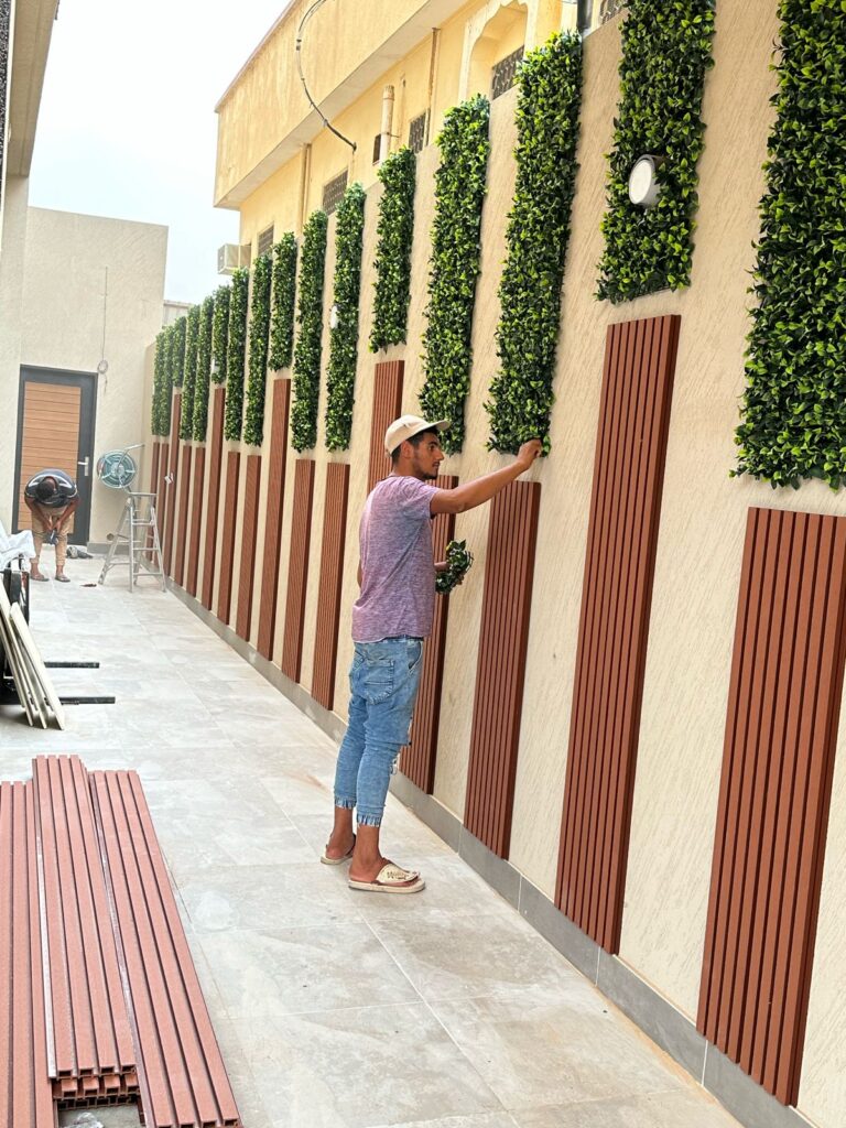 تكسيات جدارية بالدمام مؤسسة الابرار لتنسيق الحدائق المنزلية